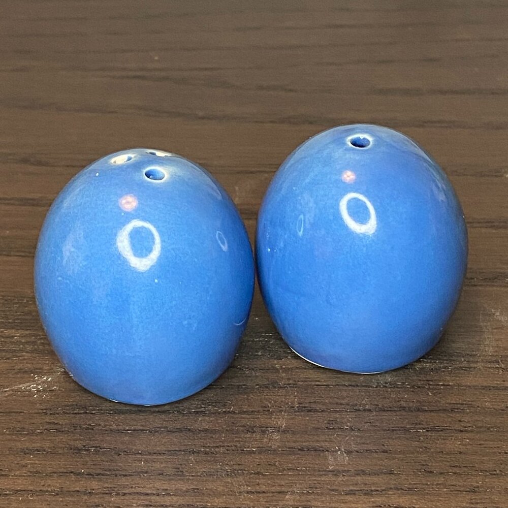 Small Ceramic Sparrow Bird Blue Eggs Salt and Pepper Shakers